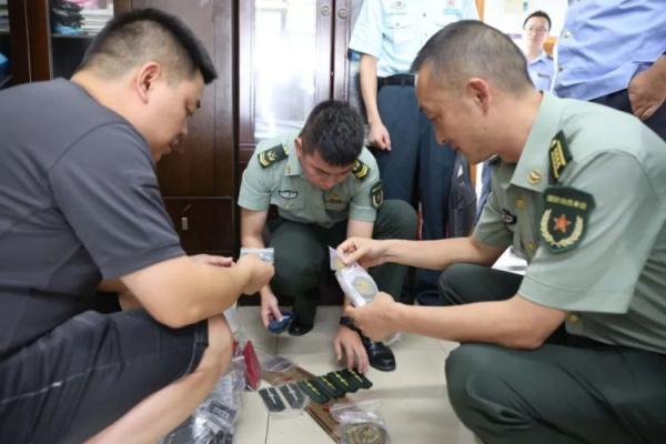 大圣闹海金蟾捕鱼
